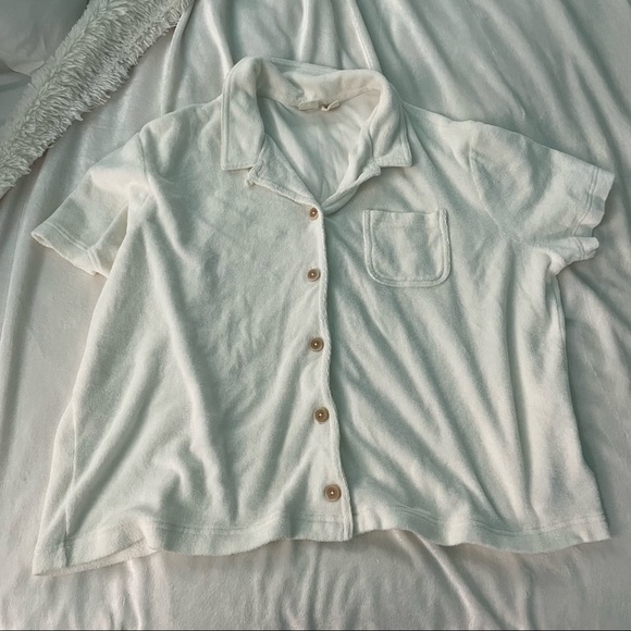 GAP Tops - Beachy Style Button-up Top